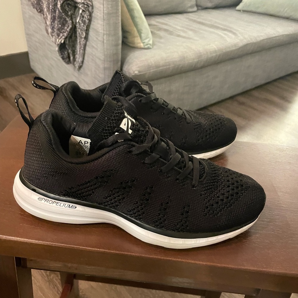 APL Techloom Pro sneaker